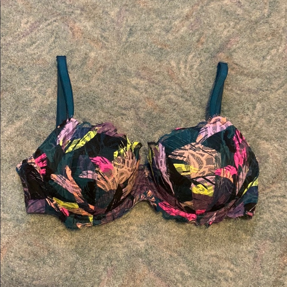 Victoria’s Secret PINK 36D lace bra